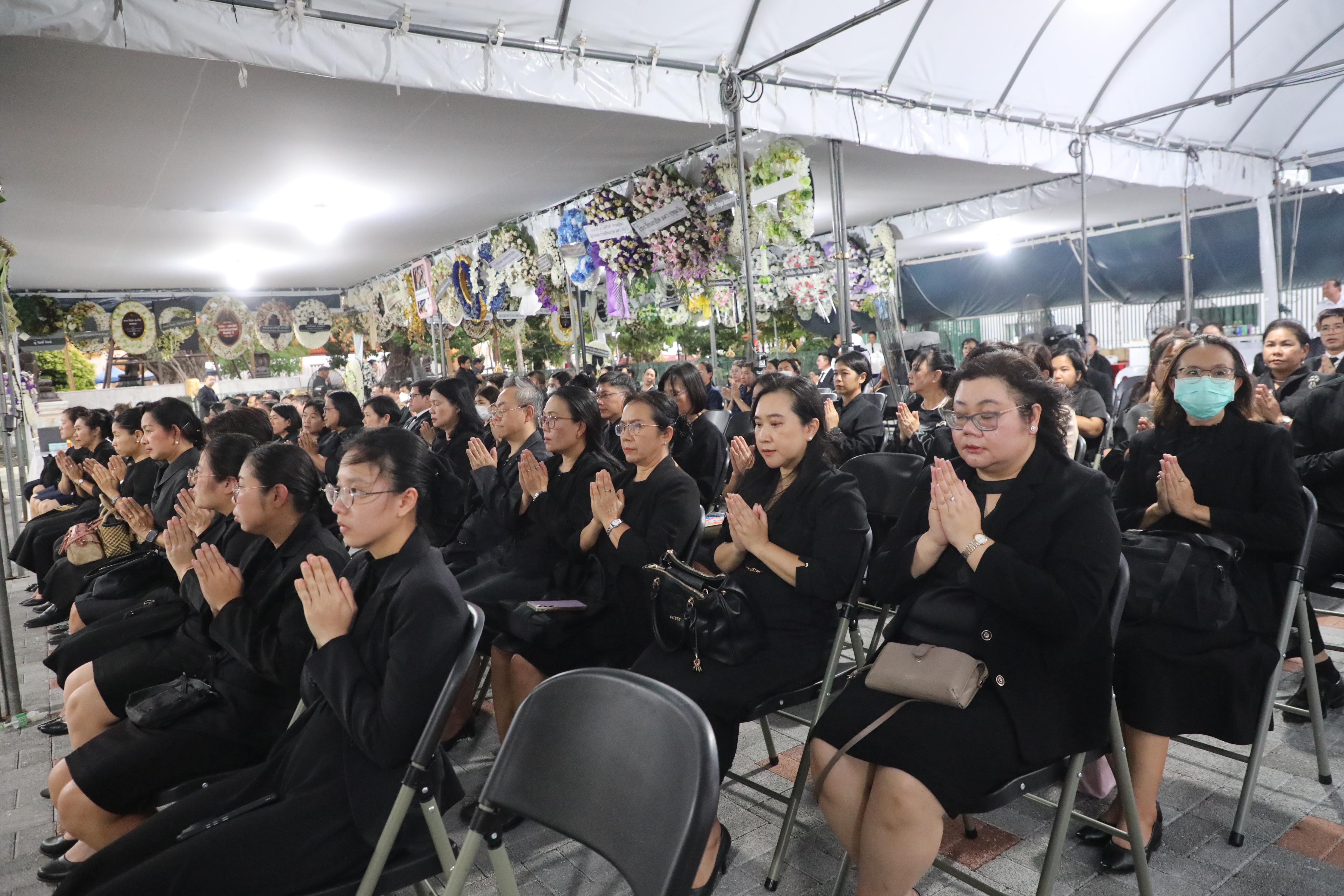 title - ส.ป.ก. ร่วมอาลัย เข้าร่วมงานสวดพระอภิธรรม นายจรัลธาดา กรรณสูต องคมนตรี อดีตปลัดกระทรวงเกษตรและสหกรณ์